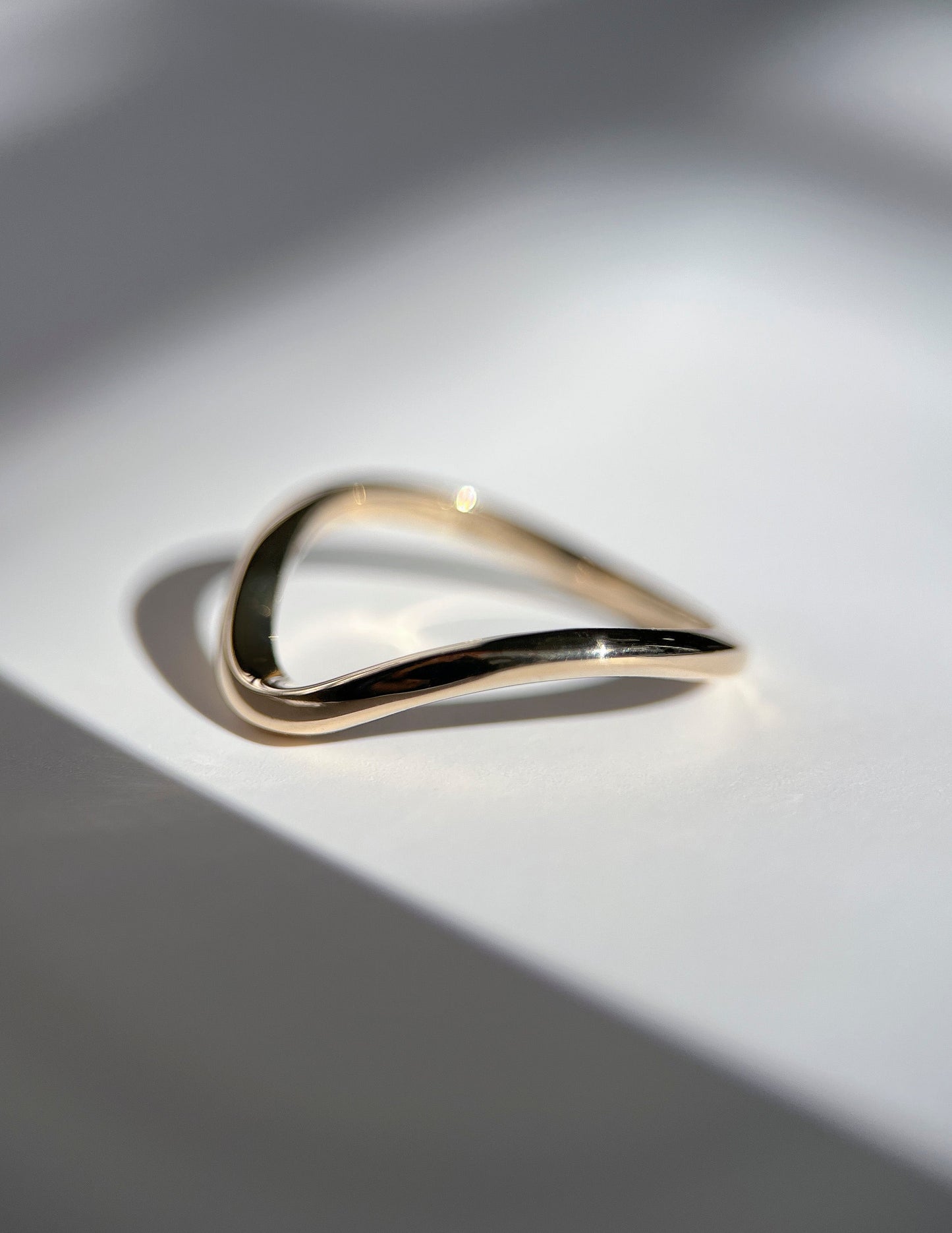 Plain curved Wedding Band