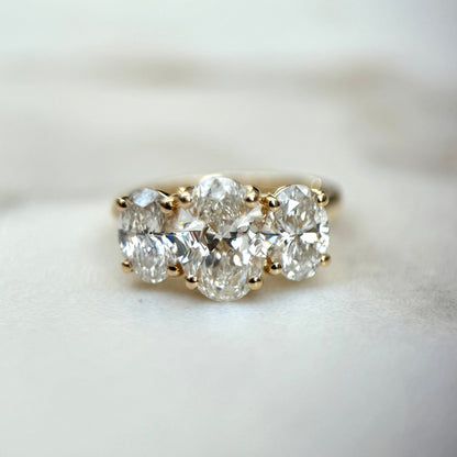 3.0 CT Oval E/VS1 CVD Diamond Three Stone Engagement Ring