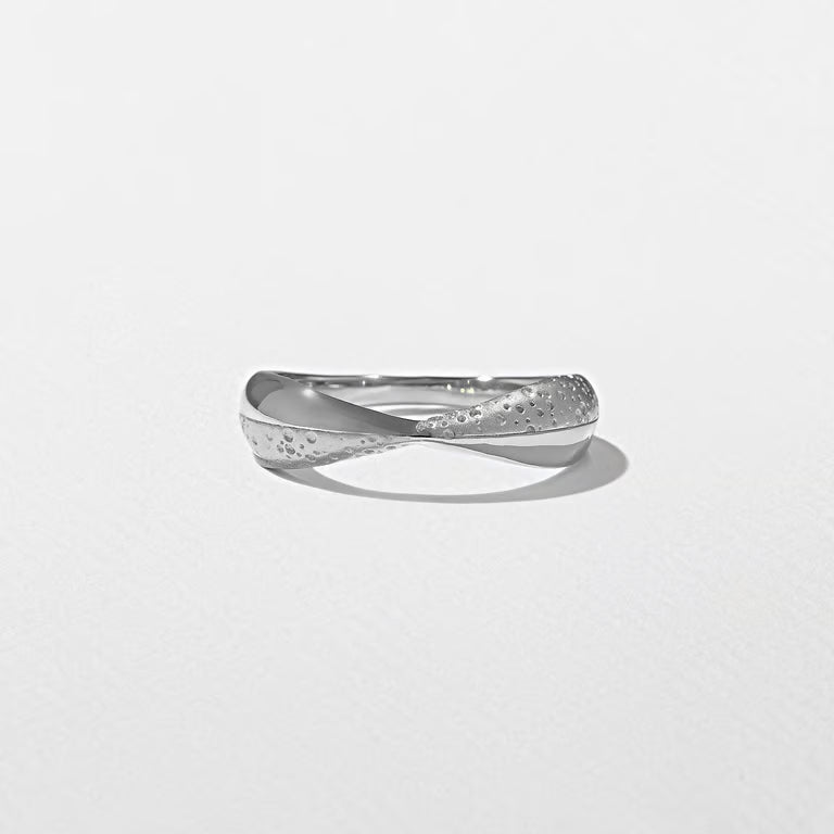 Honor- Plain Curved Wedding Band
