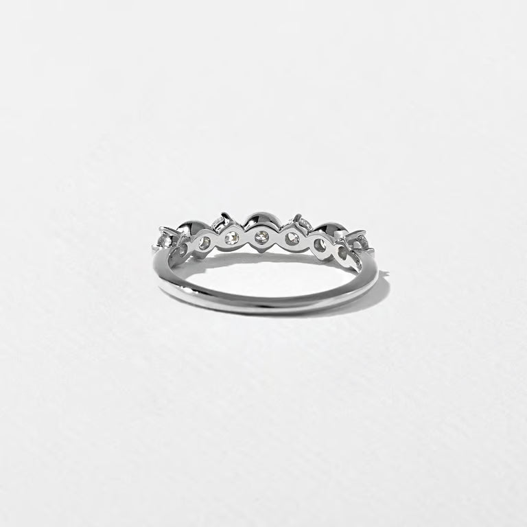 Ismene- Round Wave Lab Grown Diamond Wedding Band