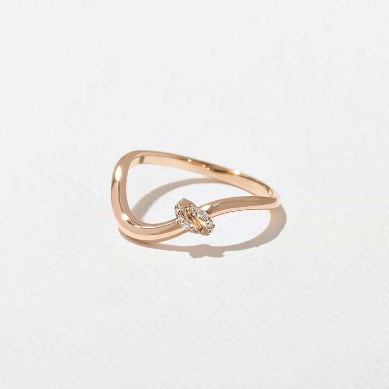 Lourdes- Round Curved Knot Lab Grown Diamond Wedding Band