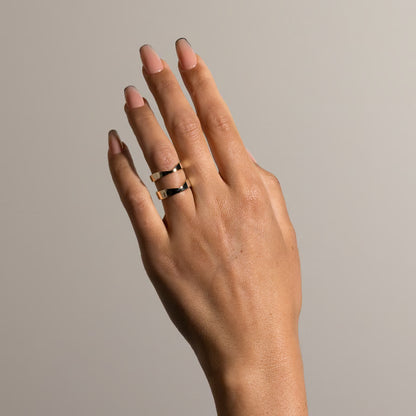 Magnolia- Curved Bold Wedding Band