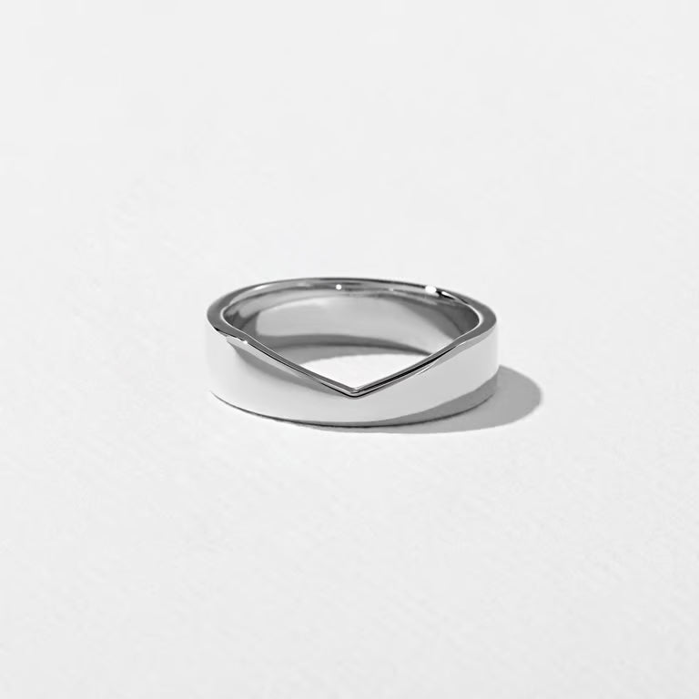 Magnolia- Curved Bold Wedding Band