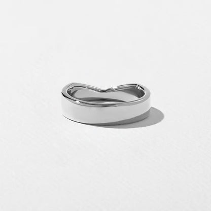 Magnolia- Curved Bold Wedding Band