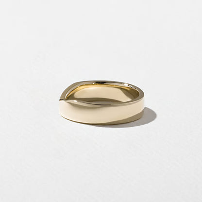 Magnolia- Curved Bold Wedding Band