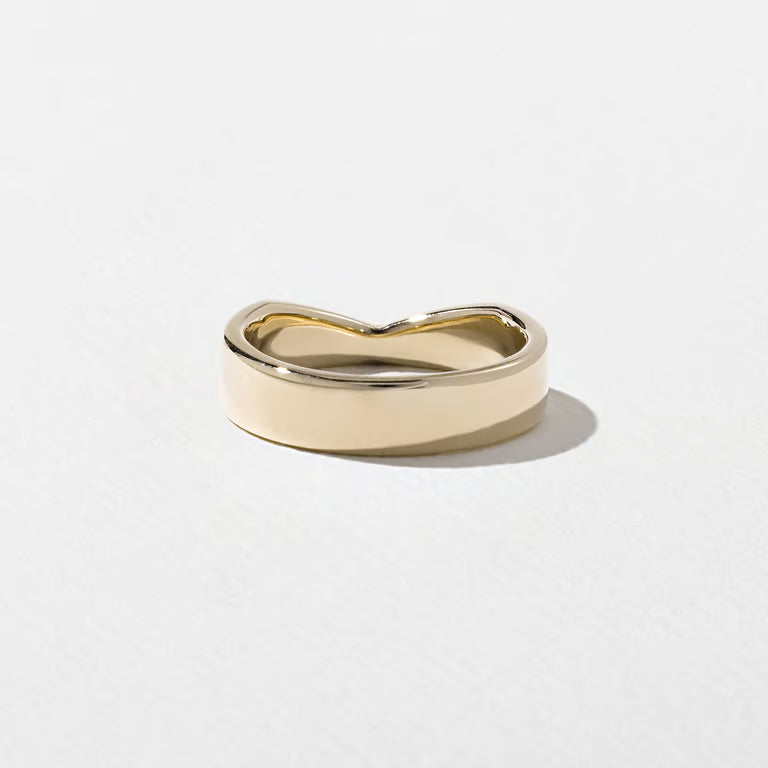 Magnolia- Curved Bold Wedding Band