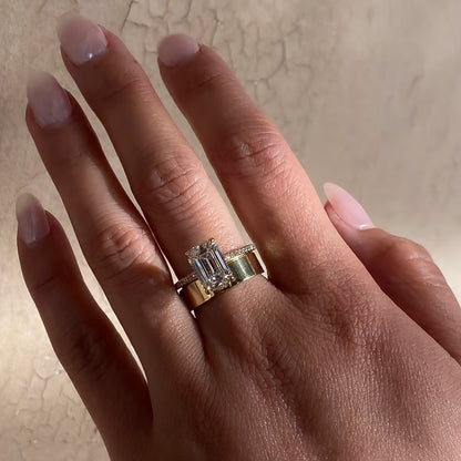 Soraya- Flat Wedding Band