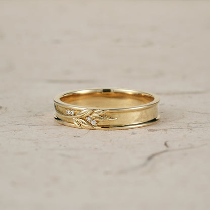 Round Moissanite diamond Men's Wedding Band