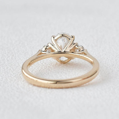 0.94 CT Oval Cut Three Stone Moissanite Engagement Ring - crownmoissanite