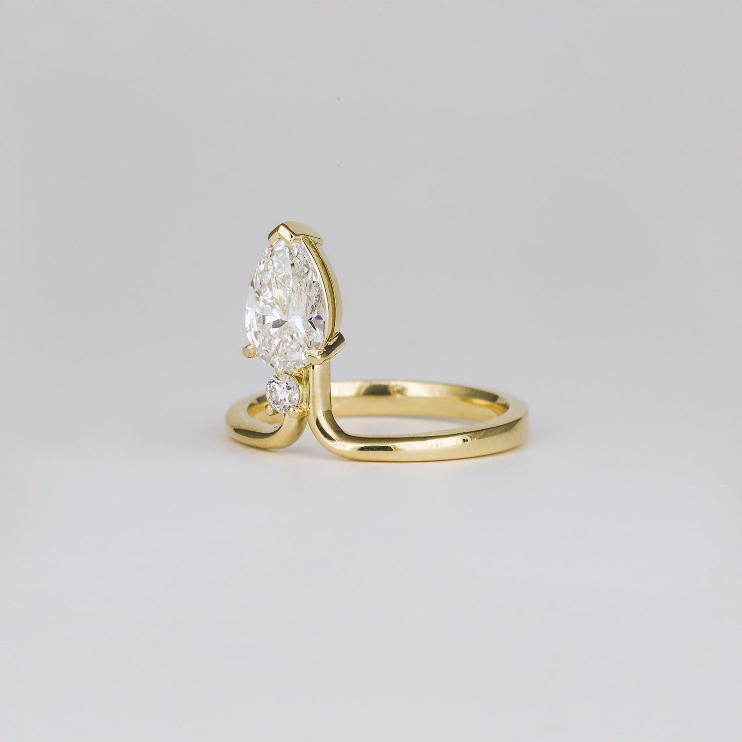 1.06 - 3.0 CT Pear Lab Grown Diamond Unique Engagement ring