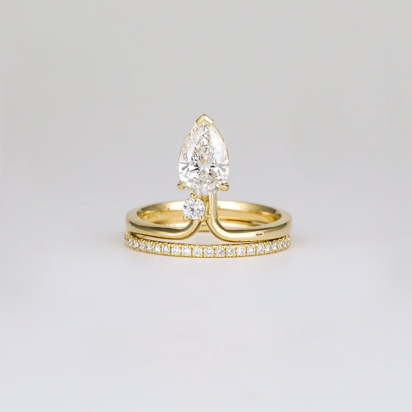 1.06 - 3.0 CT Pear Lab Grown Diamond Unique Engagement ring