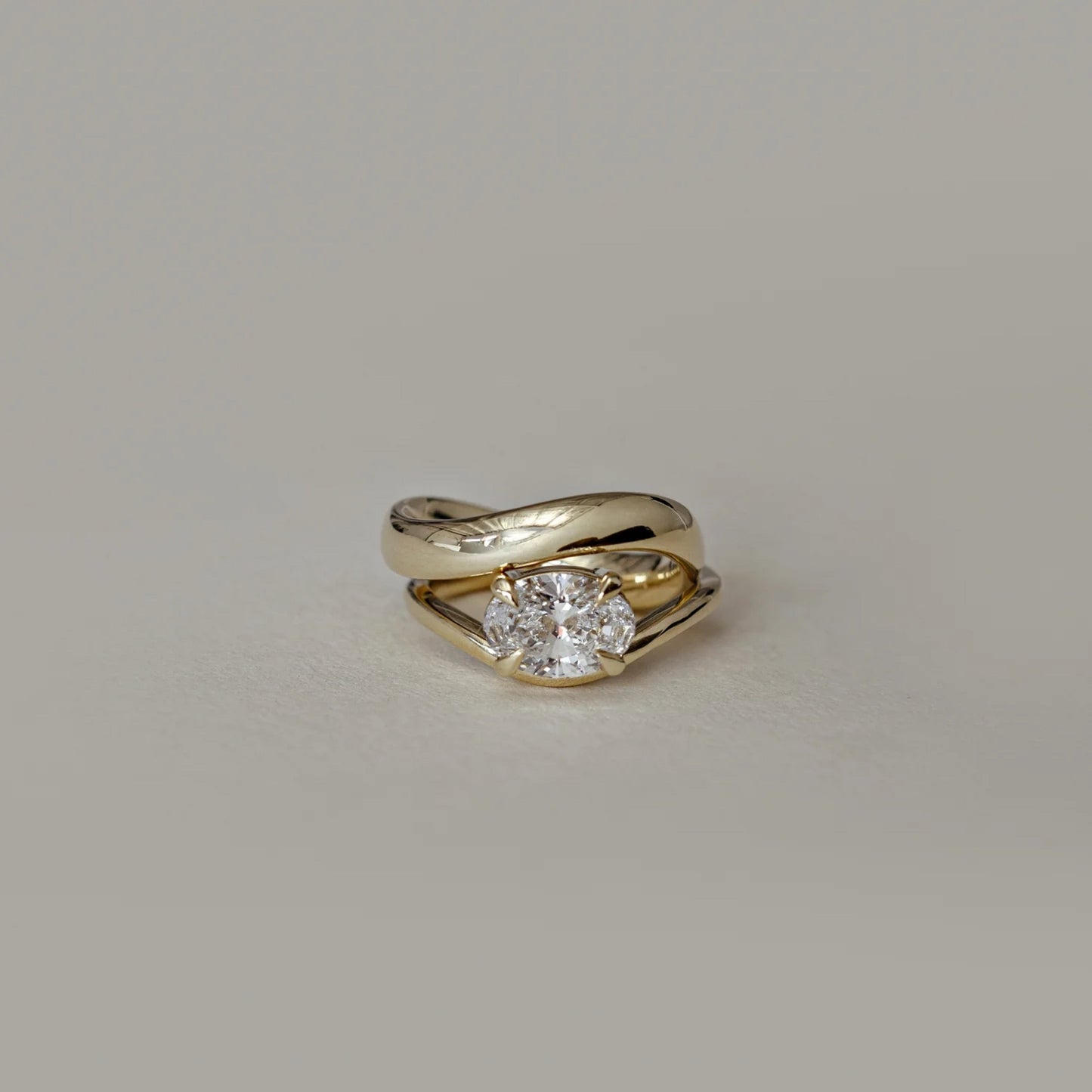 1.0 - 3.0 CT Oval Lab Grown Diamond Curved Engagement Ring