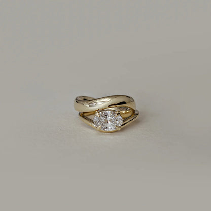 1.0 - 3.0 CT Oval Lab Grown Diamond Curved Engagement Ring