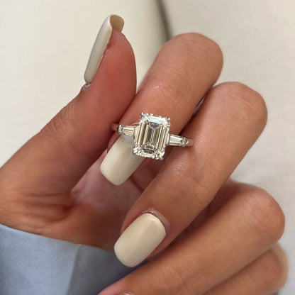 1.0-3.0 CT Emerald  Lab Grown Diamond Three Stones Engagement Ring