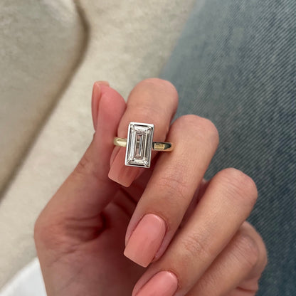 1.0-3.0 CT Emerald  Lab Grown Diamond Bezel Engagement Ring