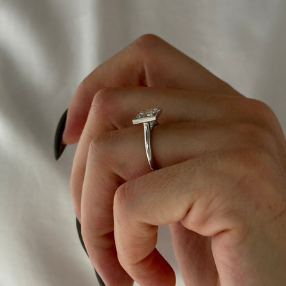 1.0-3.0 CT princess cut Lab Grown Diamond bezel Engagement Ring