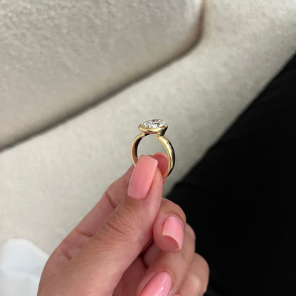 1.0-3.0 CT Pear Cut Lab Grown Diamond bezel Engagement Ring