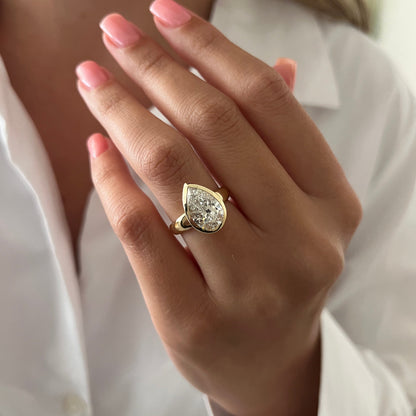 1.0-3.0 CT Pear Cut Lab Grown Diamond bezel Engagement Ring
