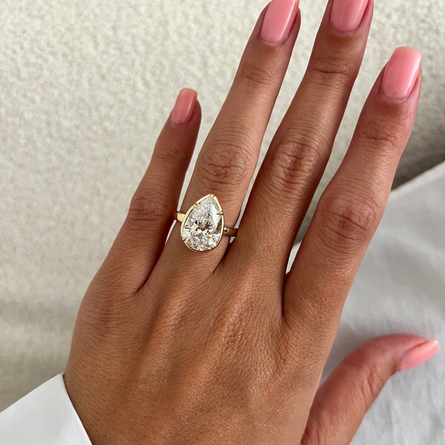 3.0-5.0 CT Pear cut Lab Grown Diamond bezel prong setting Engagement Ring