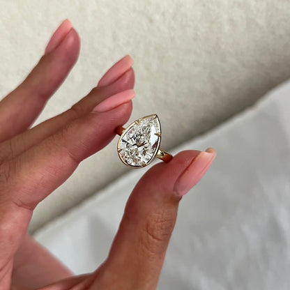 3.0-5.0 CT Pear cut Lab Grown Diamond bezel prong setting Engagement Ring