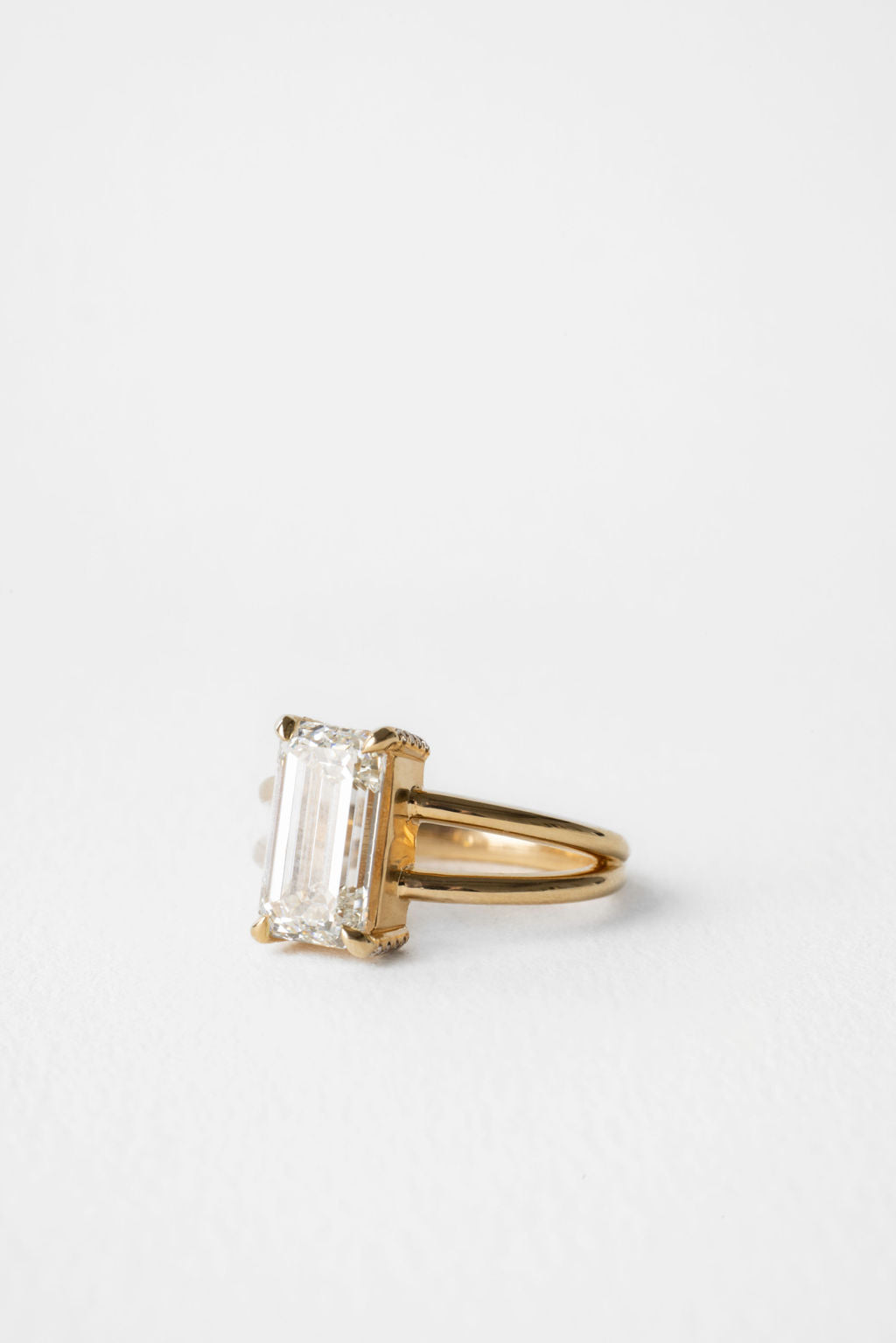 3.0 CT Emerald Shaped Moissanite Solitaire Engagement Ring