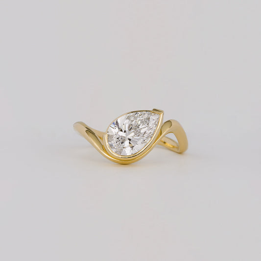 1.54-3.50 CT Pear Cut Lab Grown Diamond Unique Engagement ring