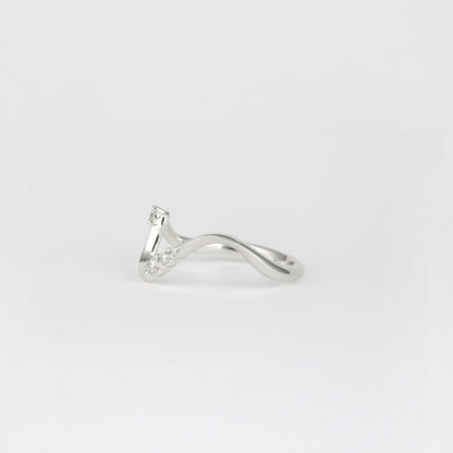 0.11 TCW Round Lab Grown Diamond Curved Wedding Band