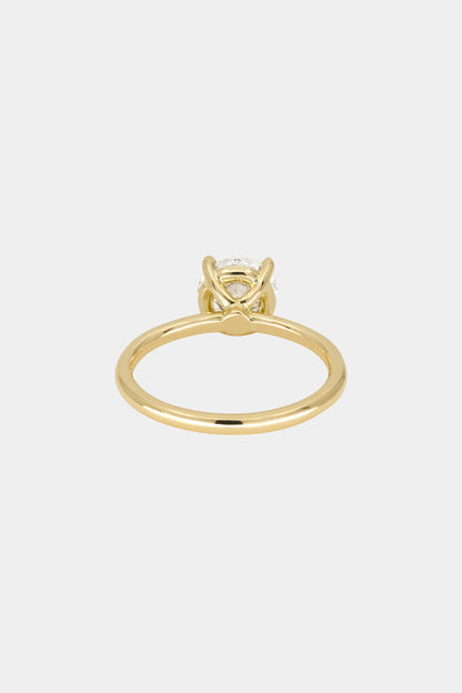 Solitaire Ring with 0.90 CT Round Cut Moissanite
