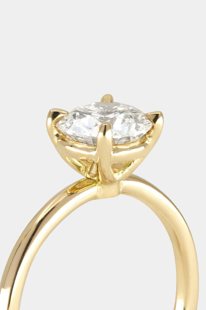 Solitaire Ring with 0.90 CT Round Cut Moissanite