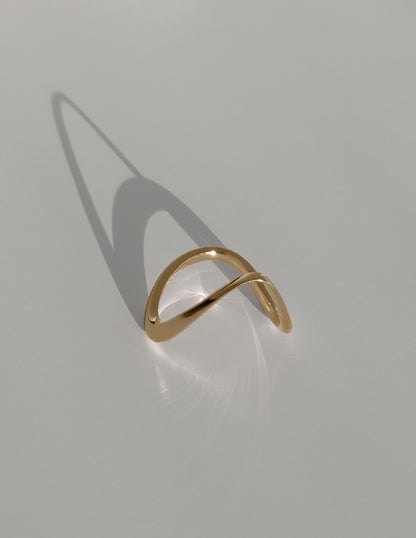 Plain Wave Wedding Band