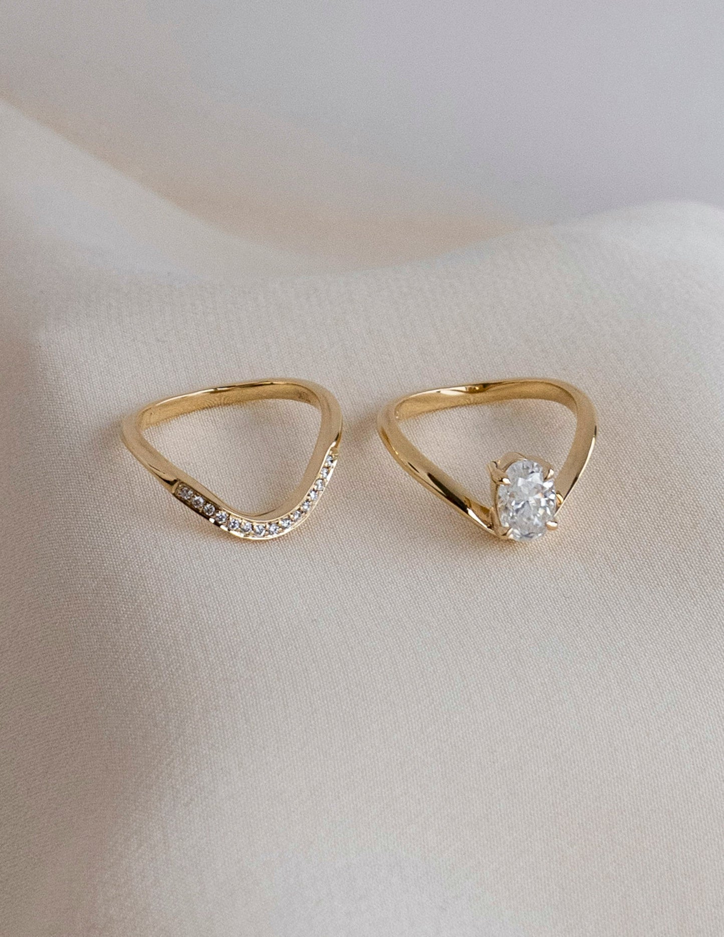0.50-1.0 CT Oval Cut Lab Grown Diamond Solitaire Bridal Ring Set