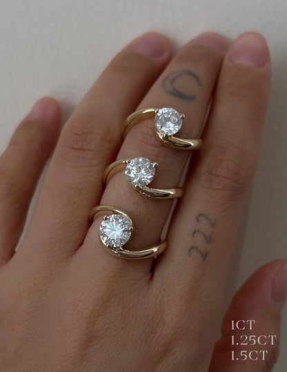1.0-1.50 CT Round Cut Lab Grown Diamond Solitaire Style Bridal Ring Set