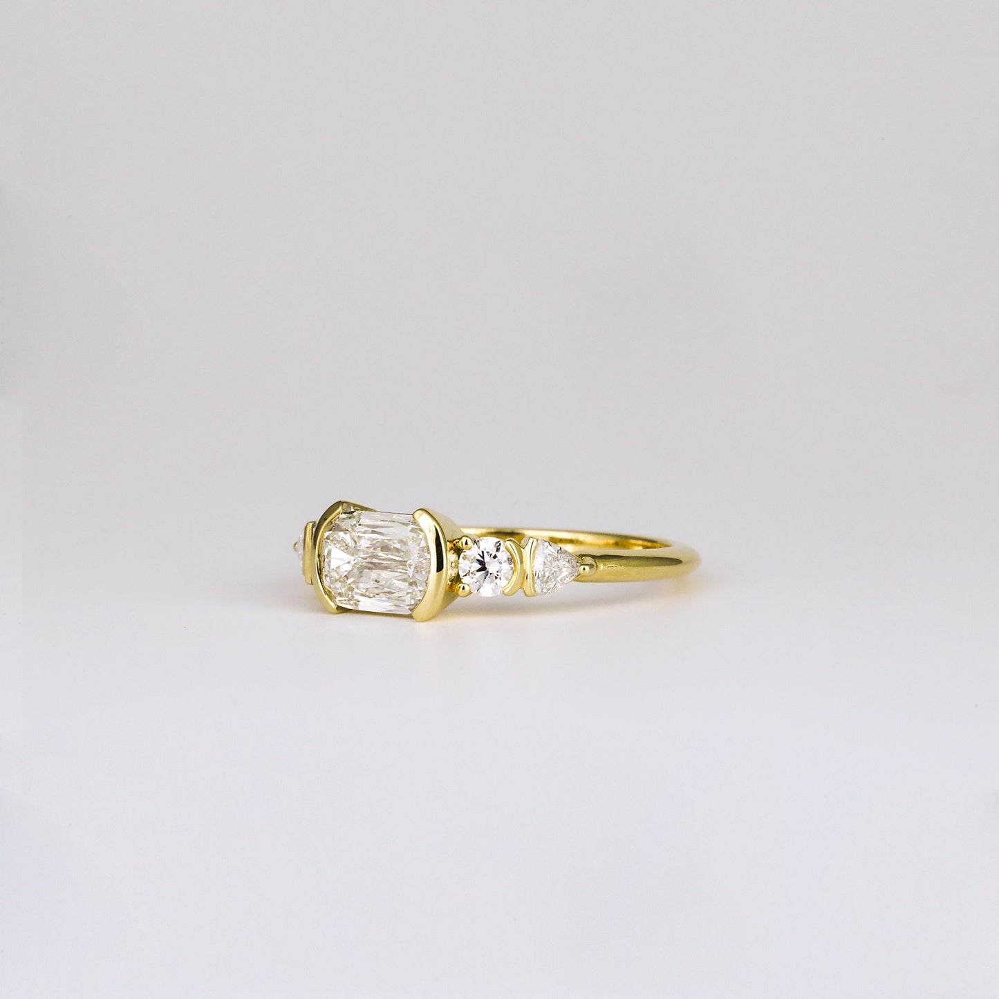 1.0-30 CT Cushion/Scissor Diamond Cluster Engagement ring