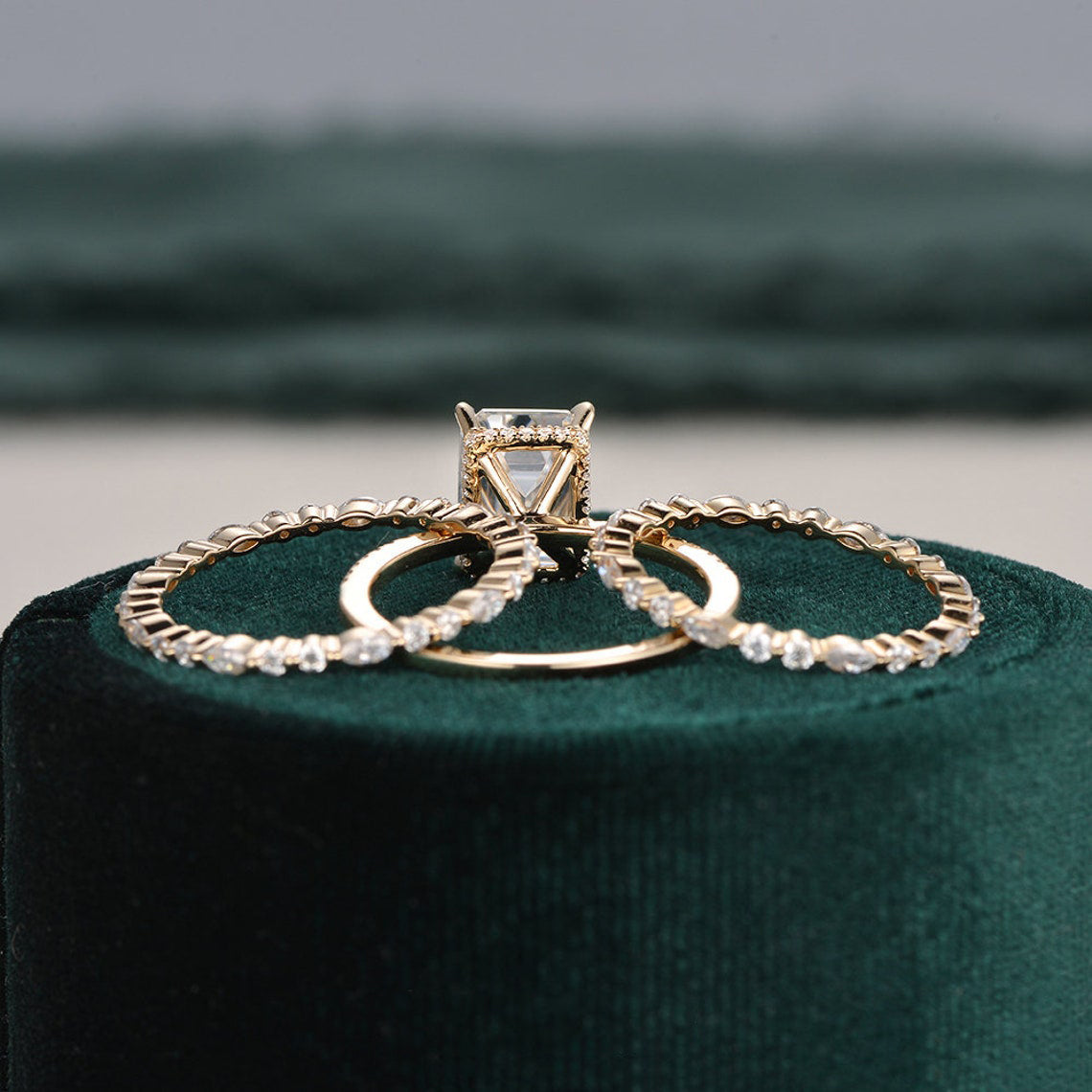 2.50 CT Emerald Cut Solitaire Style Moissanite Bridal Ring Set - crownmoissanite