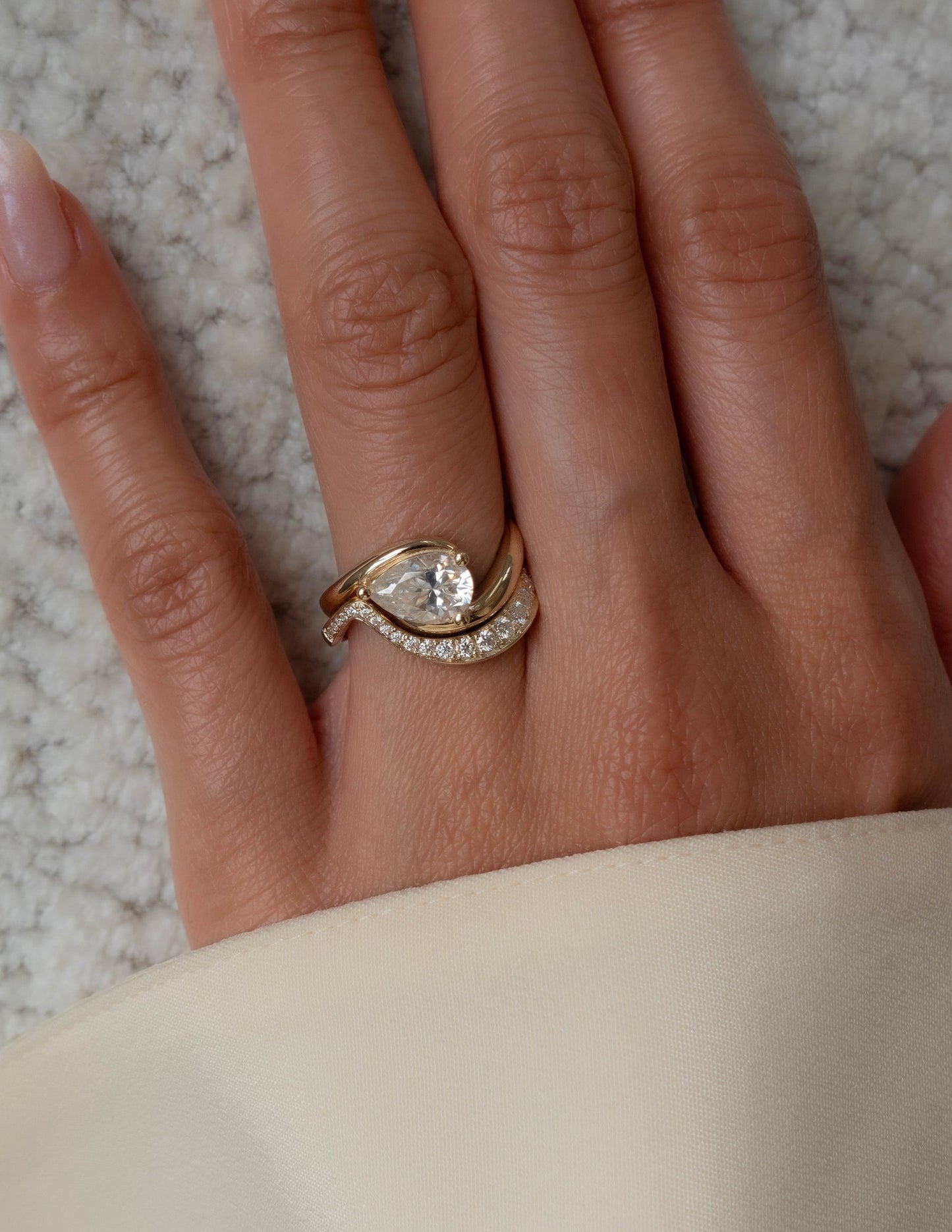 1.0 - 2.0 CT Pear Cut Lab Grown Diamond Solitaire Bridal Ring Set