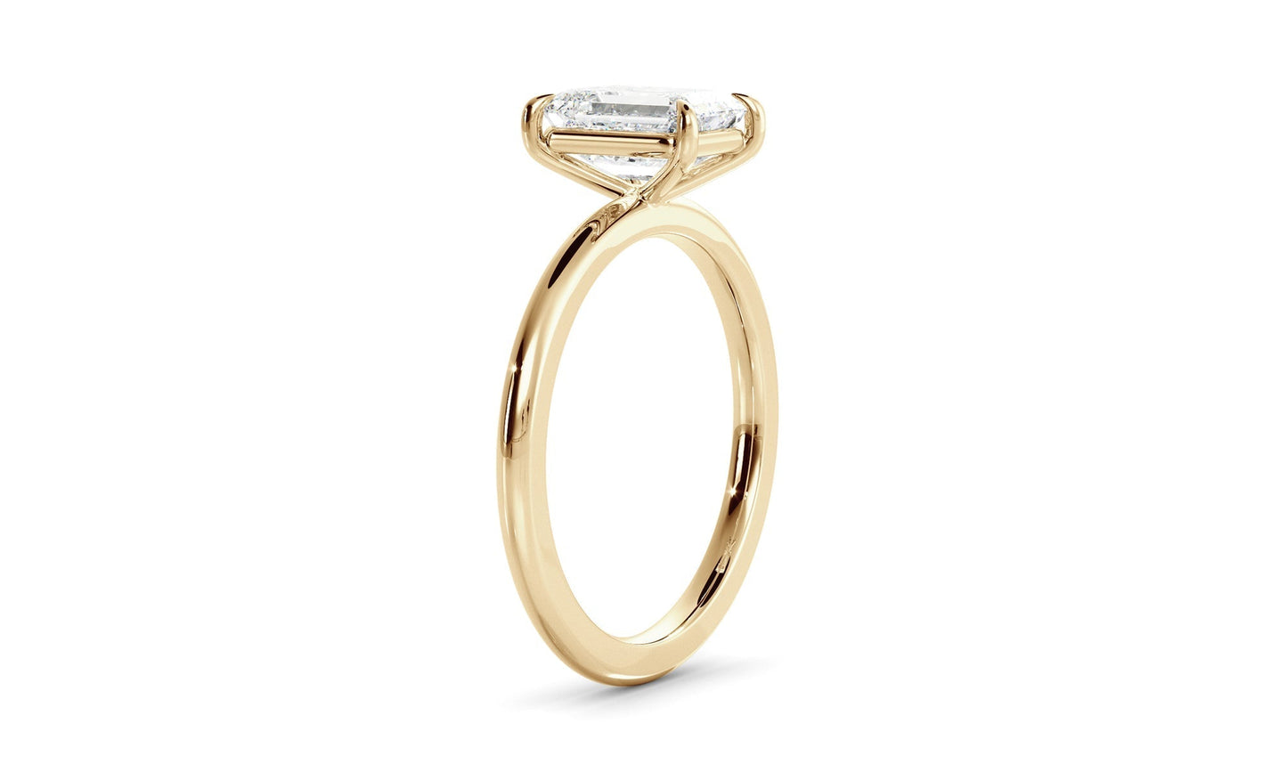 Solitaire Ring with 2.0 CT Emerald Moissanite
