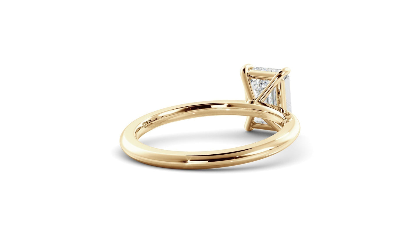 Solitaire Ring with 2.0 CT Emerald Moissanite