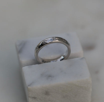 0.10 CT Round Flush Setting CVD EF/VS Diamond Wedding Band - violetjewels