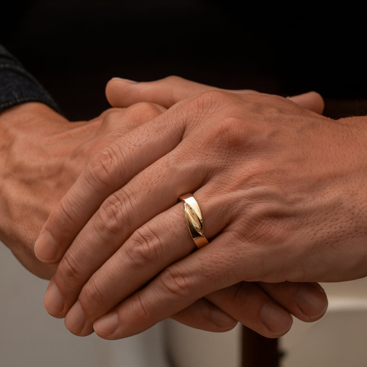 Briar- Crossover Men's Wedding Band