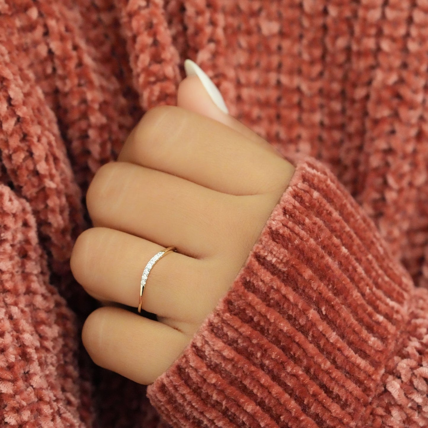 Curved Wedding Band with 0.05 TCW Round Cut Moissanite