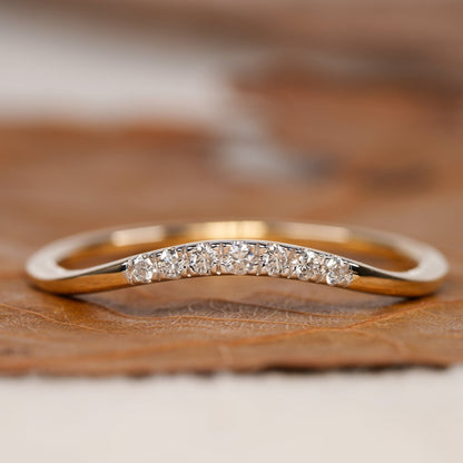 Curved Wedding Band with 0.05 TCW Round Cut Moissanite