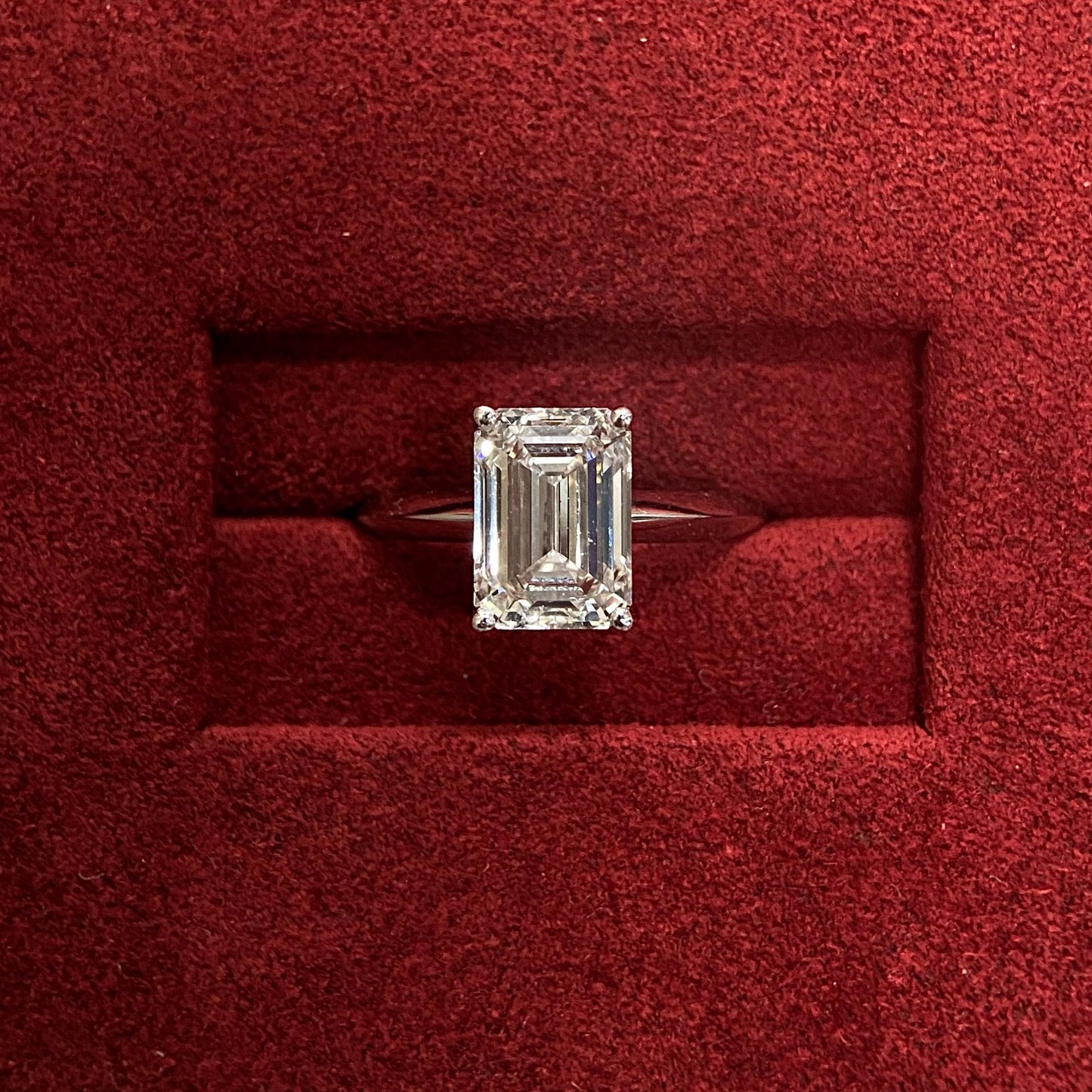3.0 CT Emerald E/VVS2 CVD Diamond Solitaire Style Engagement Ring