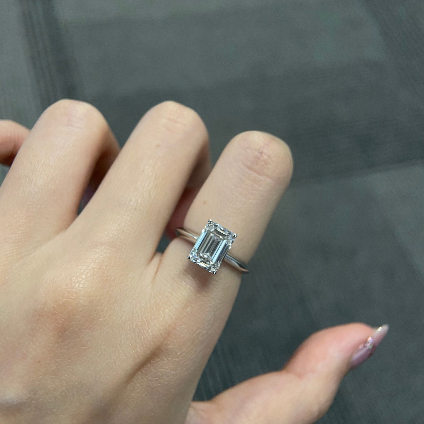 3.0 CT Emerald E/VVS2 CVD Diamond Solitaire Style Engagement Ring