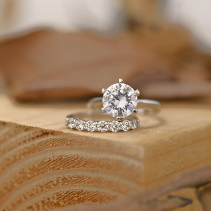 Solitaire Bridal Ring Set with 1.0 CT Round Cut Moissanite