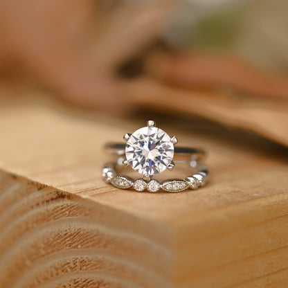 Solitaire Bridal Ring Set with 1.50 CT Round Cut Moissanite
