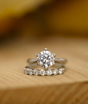 Solitaire Bridal Ring Set with 1.50 CT Round Cut Moissanite
