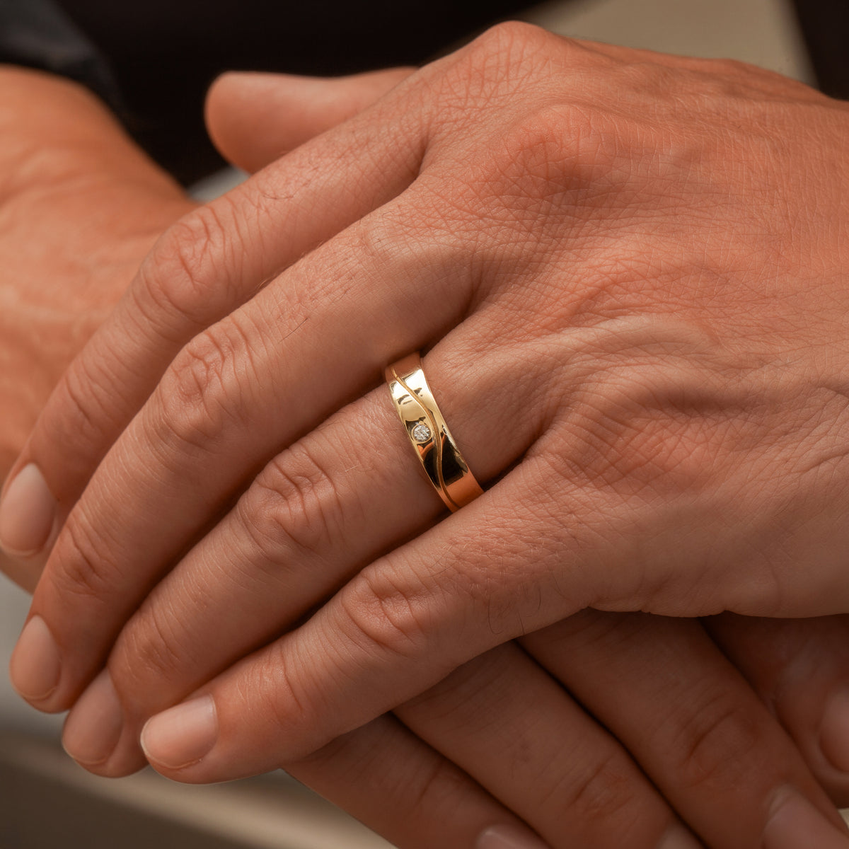 Blythe- Wave Men's Wedding Band