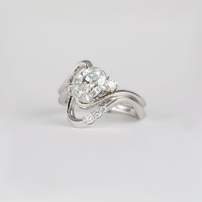 1.24-3.50 CT Oval Lab Grown Diamond Unique Bridal Ring Set