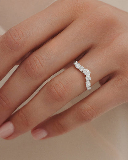 0.85 TCW Oval & Round Diamond Cluster Wedding Band