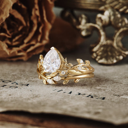 1.2 CT Pear Shaped Moissanite Diamond Bridal Set With Vintage Setting